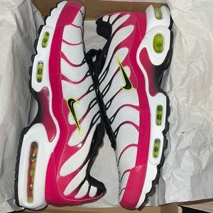 Nike Air Max Plus Sneakers